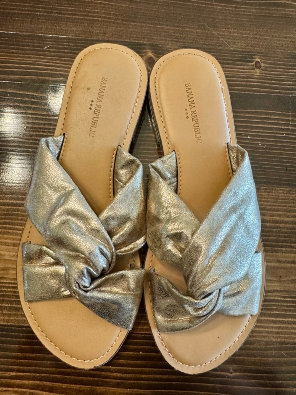 Banana Republic‎ Women’s  Gold Twist Slide Sandals Size 7 EUC